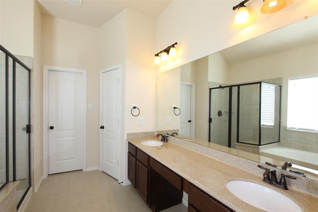 2515 Golfcrest Drive - Photo 9