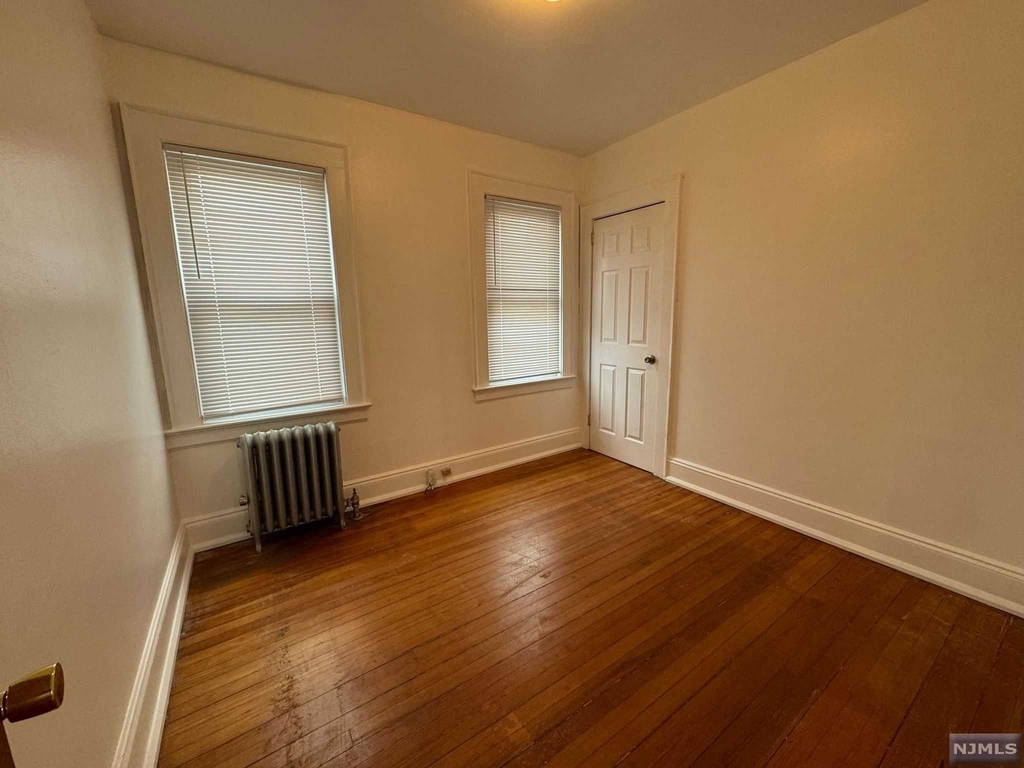 419 Lake Avenue - Photo 5