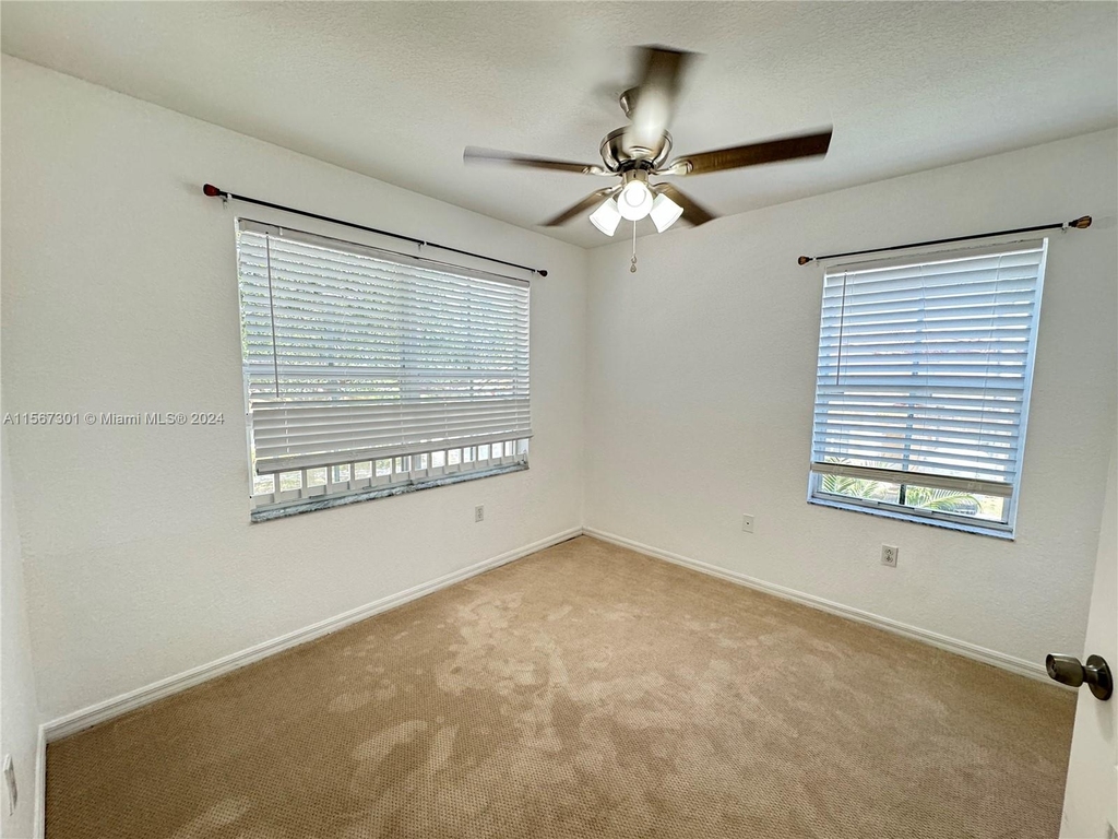 3175 Sw 129th Ave - Photo 5