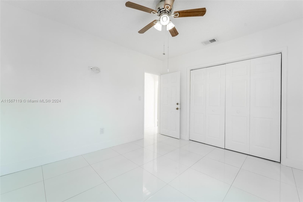 5273 Nw 5th St - Photo 5