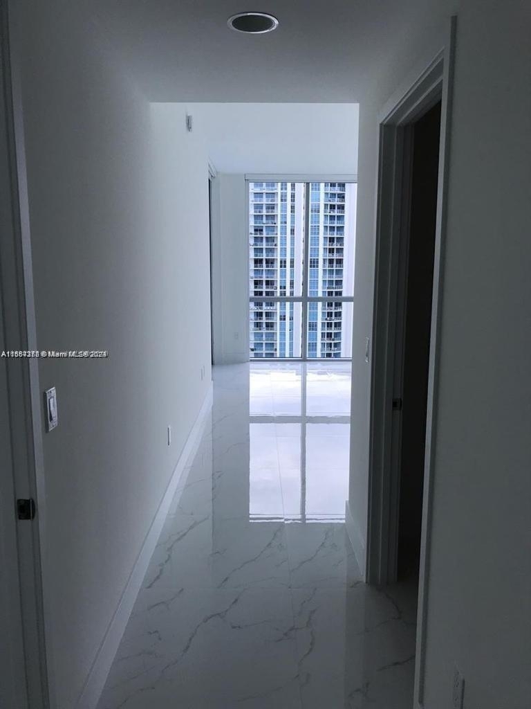 17111 Biscayne Blvd - Photo 2