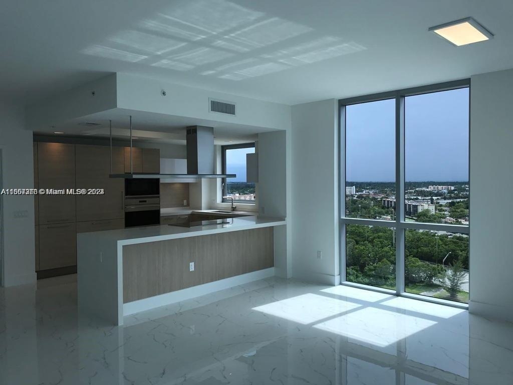 17111 Biscayne Blvd - Photo 8