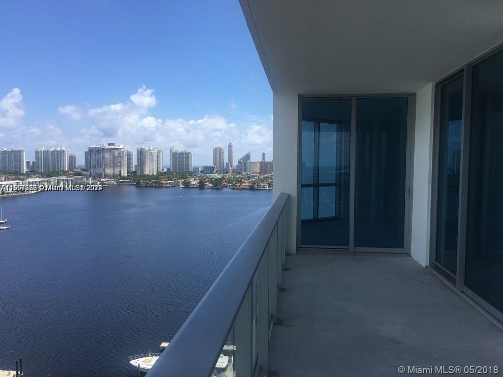 17111 Biscayne Blvd - Photo 9