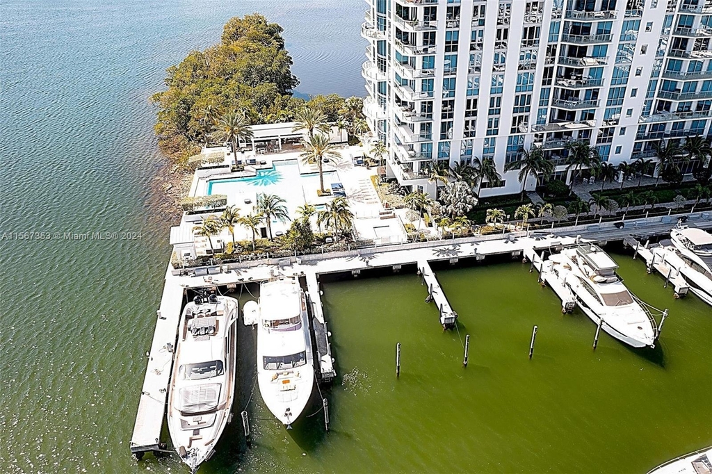 17111 Biscayne Blvd - Photo 41