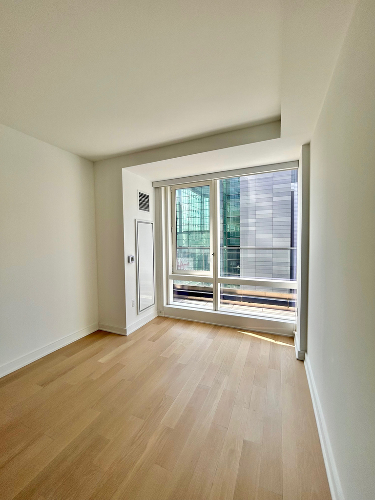 555 West 38th Street - Photo 1