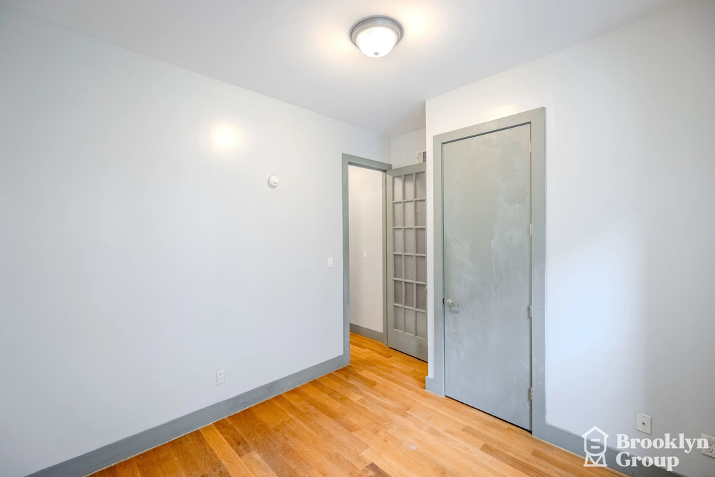 106 Grattan Street - Photo 6