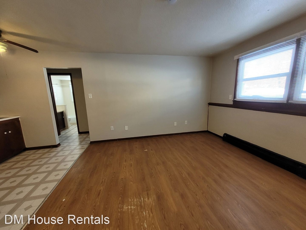 2900 Easton Boulevard - Photo 2