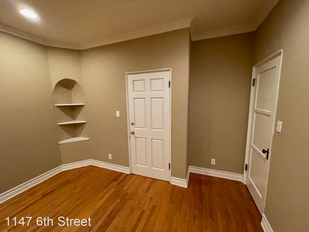 1147 6th Street - Photo 12