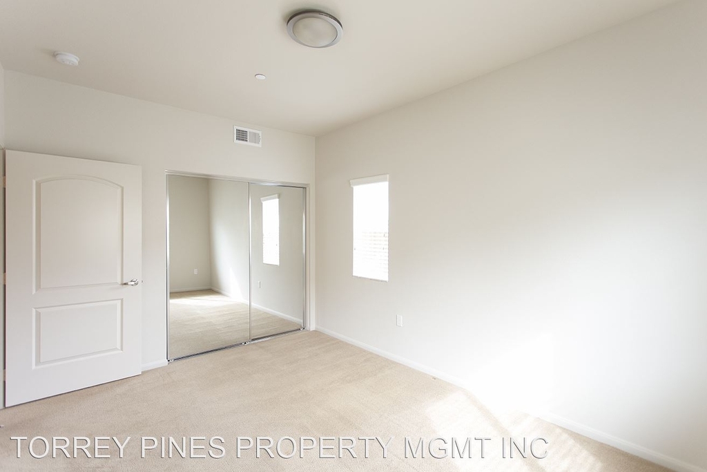 559 Moss St. - Photo 6