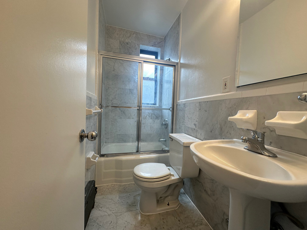 310 East 19th Street - Photo 16