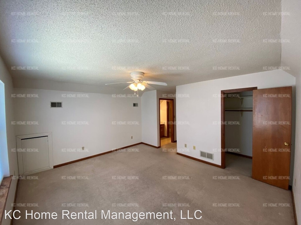 8002 Nw 79th Place - Photo 10