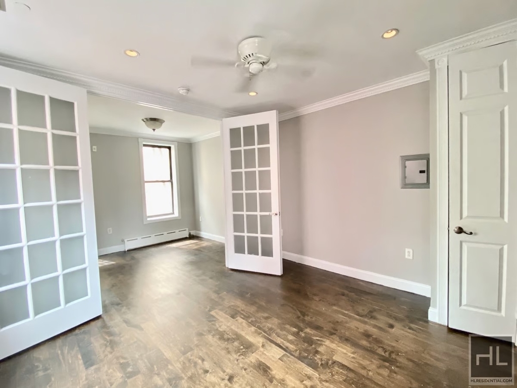 214 East 25th Street - Photo 2