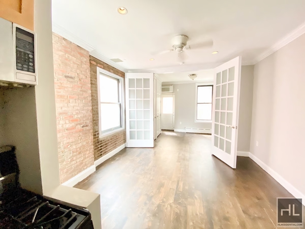 214 East 25th Street - Photo 1