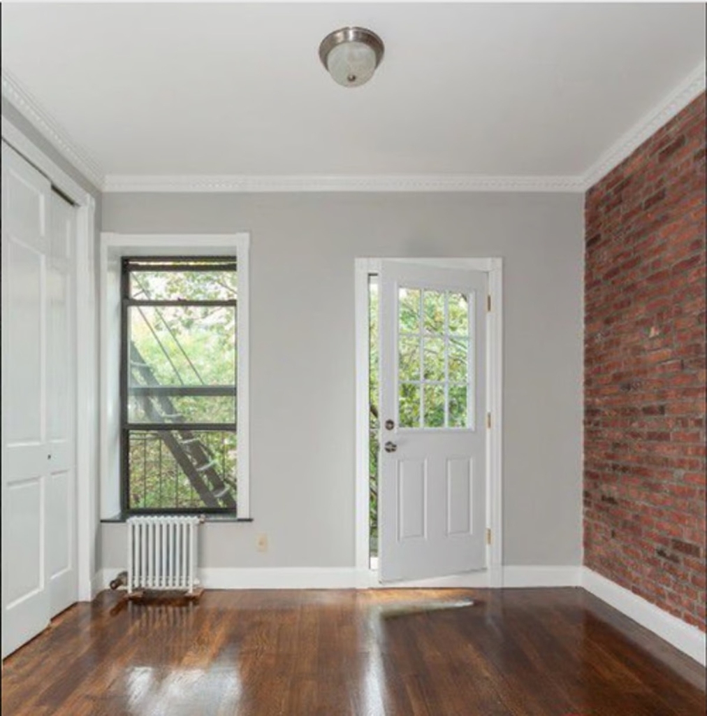 309 East 8th Street - Photo 2