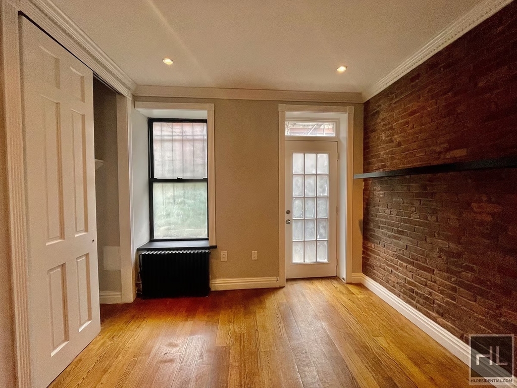 325 East 5th Street - Photo 3