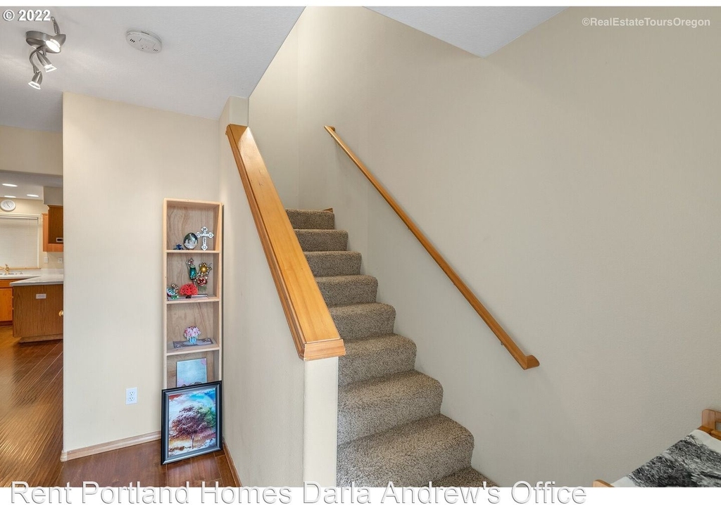 2239 Hawthorne St Apt 14 - Photo 3