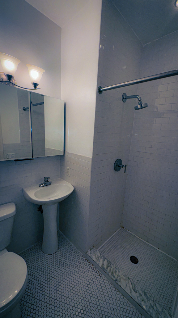  306 West 22nd Street - Photo 4