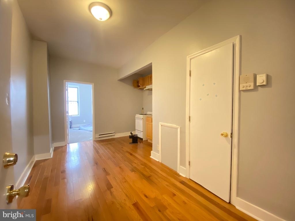 1424 W Susquehanna Ave - Photo 2