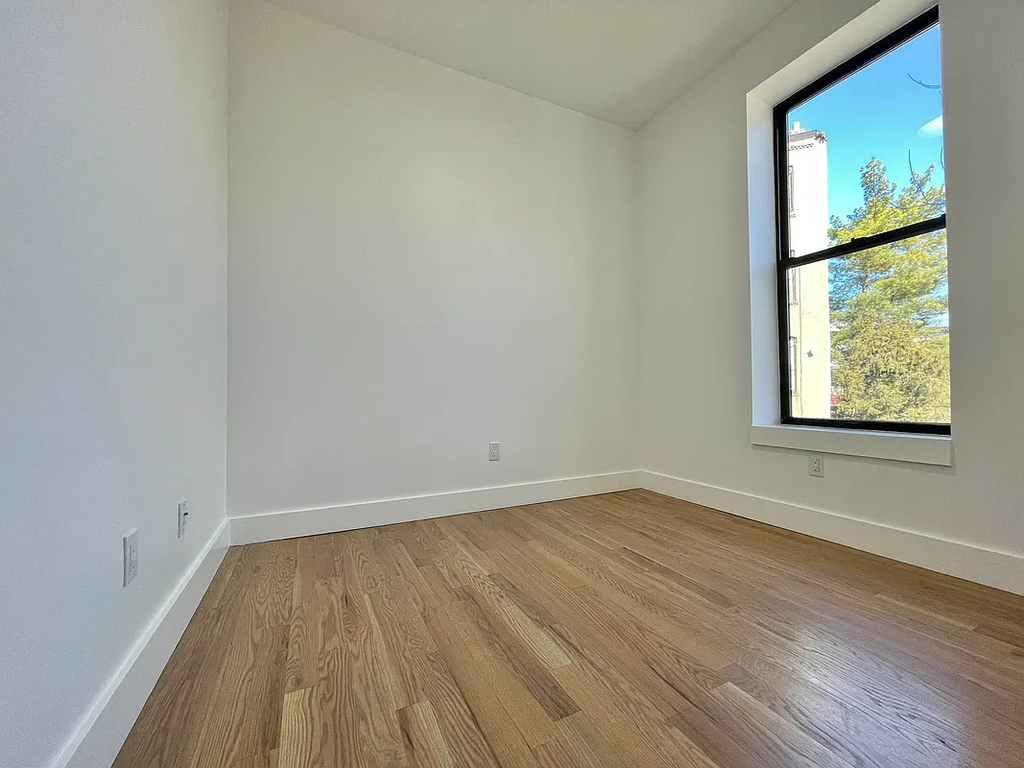 1027 Putnam Avenue - Photo 1