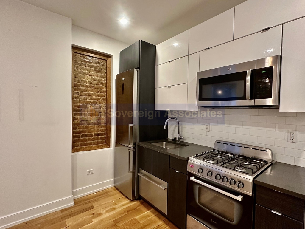 95 East 7th Street - Photo 2