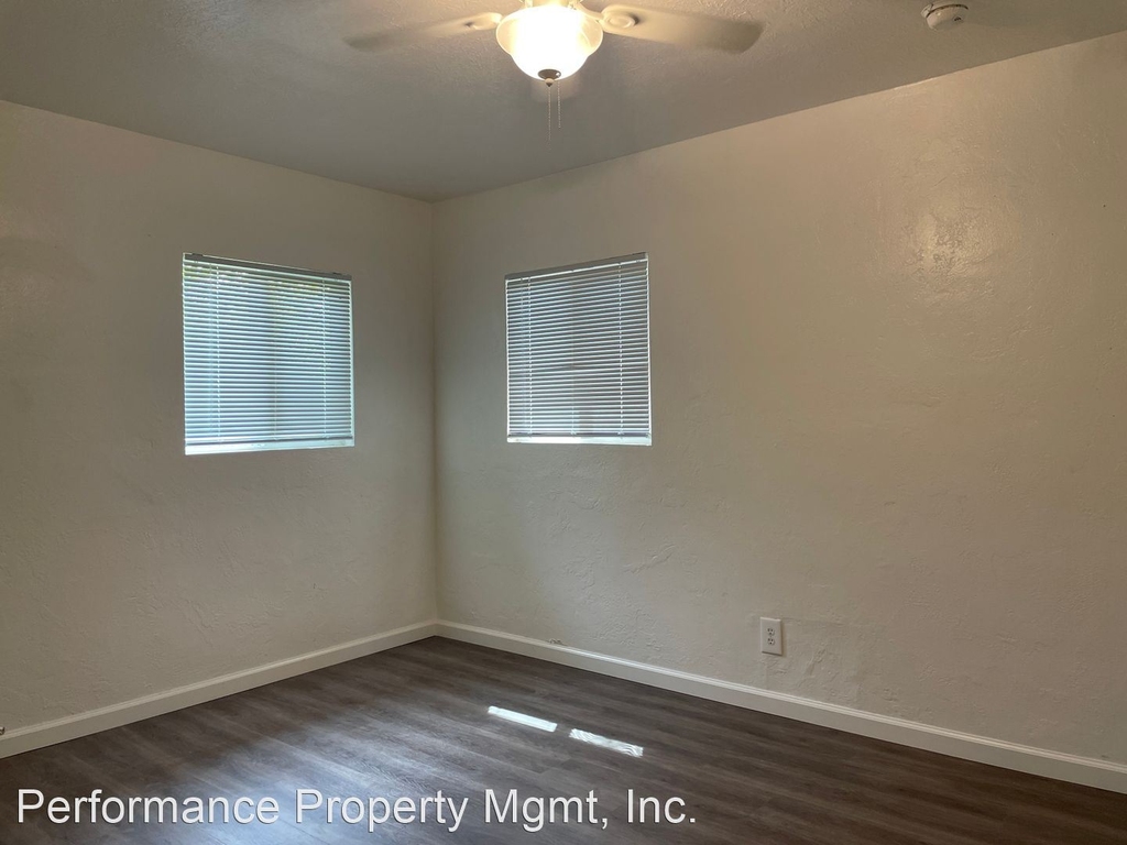 225 W Birch Ave - Photo 8