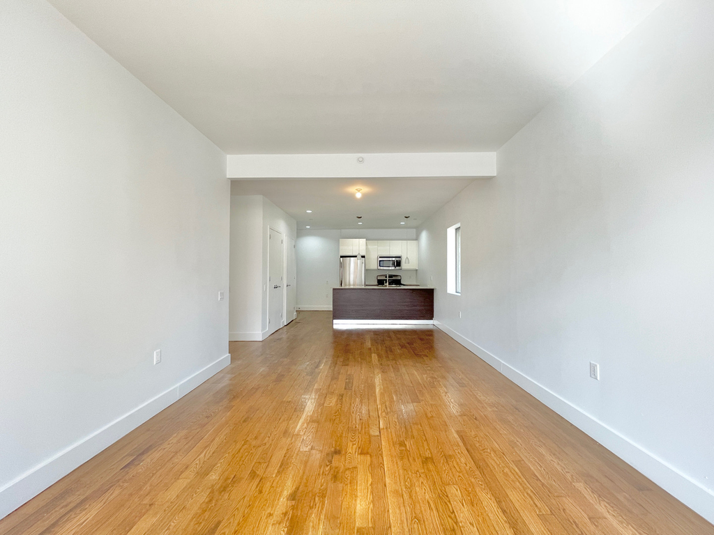 836 Bergen Street - Photo 3