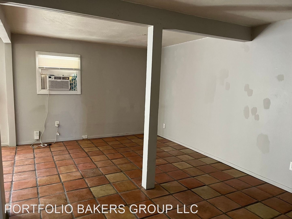 1114 Pine Street - Photo 2