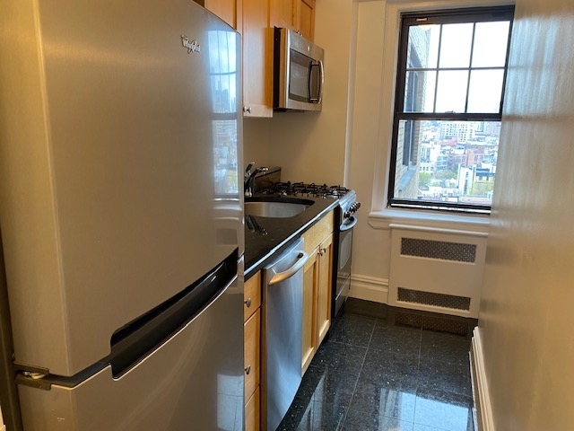 95 Christopher Street - Photo 1