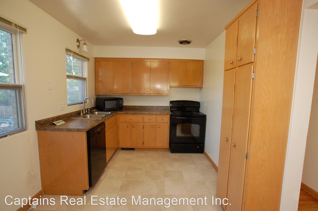 505 Midvale Ave - Photo 4