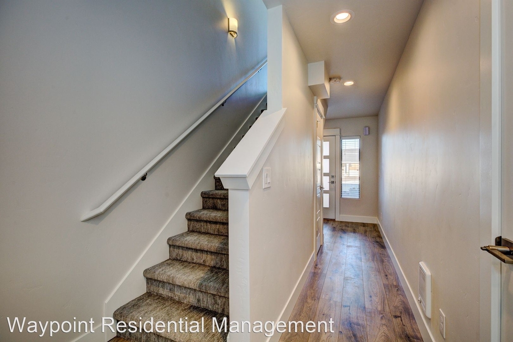 7749 W Crestwood Dr - Photo 2