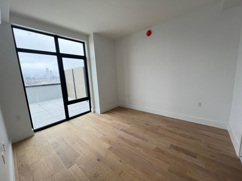 597 Grand Street - Photo 5