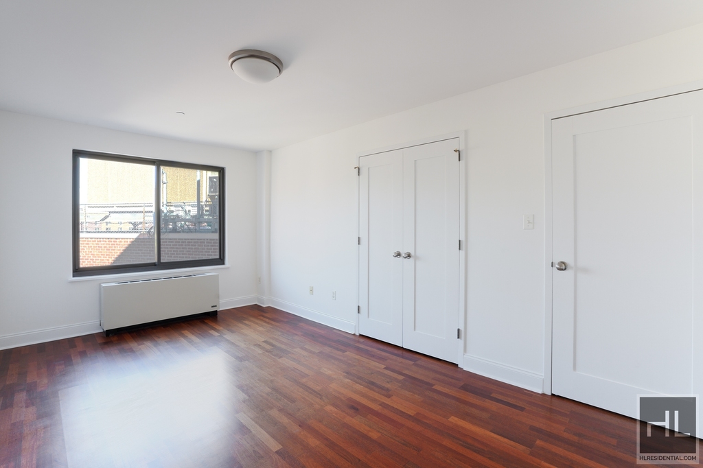 721 Flushing Avenue - Photo 8