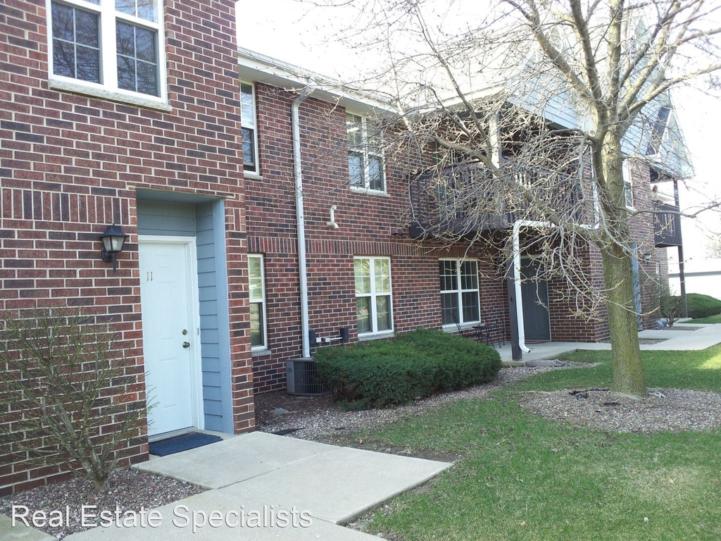 17975 W. Greenfield Ave - Photo 1