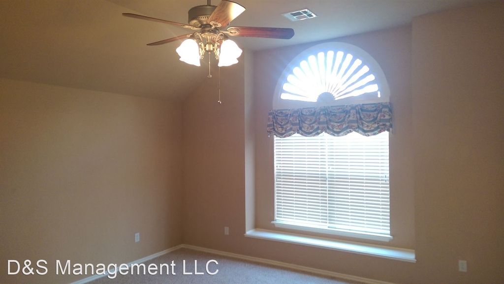 12400 Village Lane - Photo 9