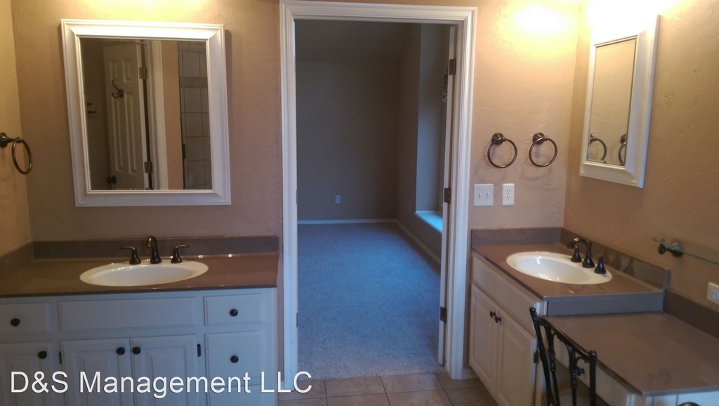 12400 Village Lane - Photo 11