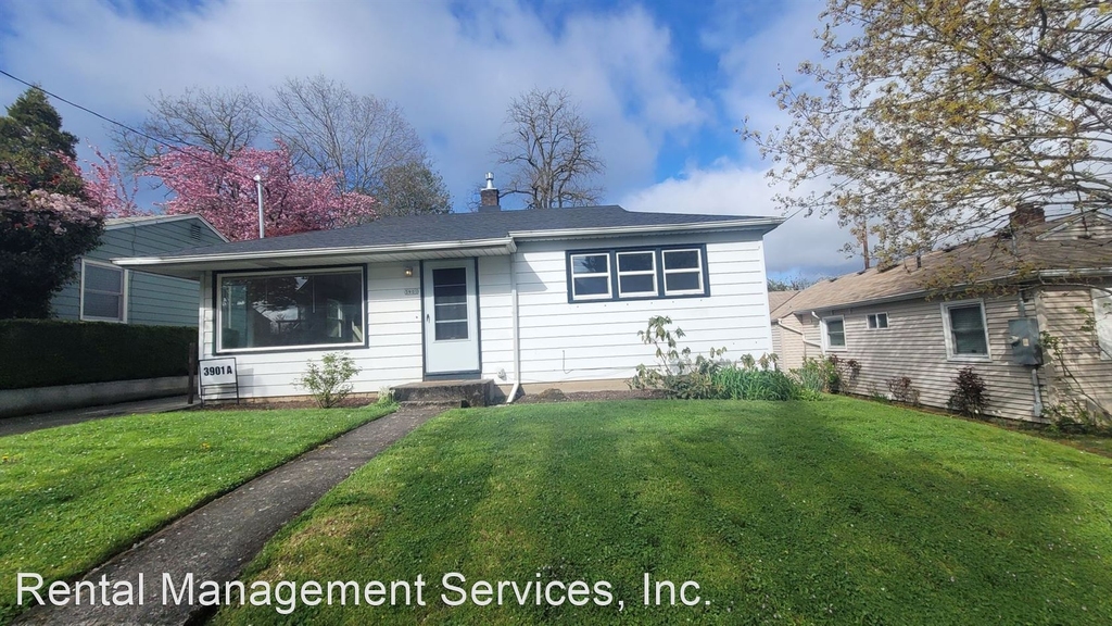 3901 Se 49th Avenue - Photo 1