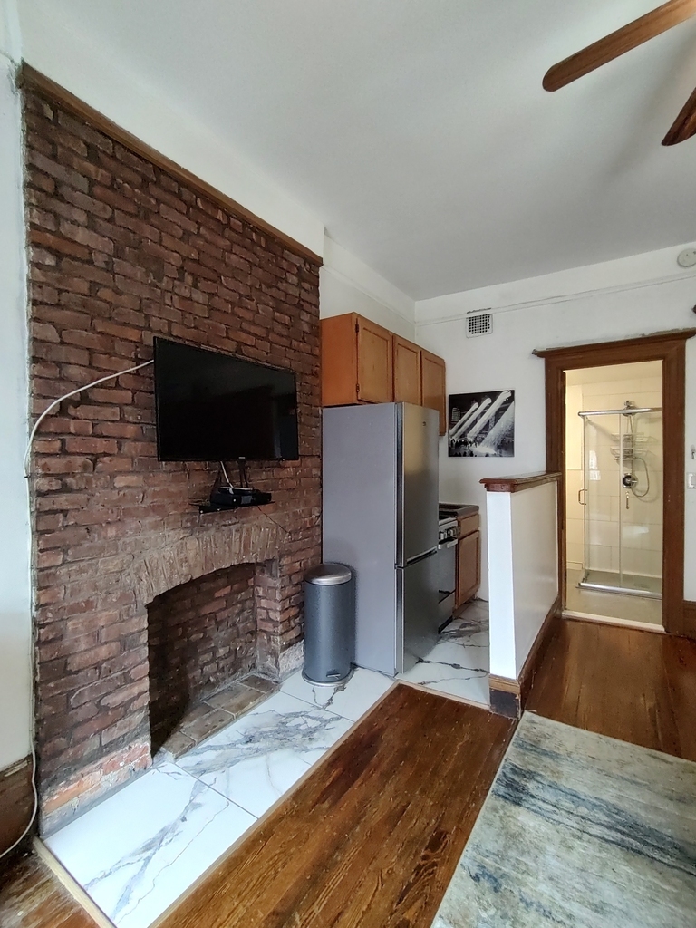 550 West 161st Street - Photo 6