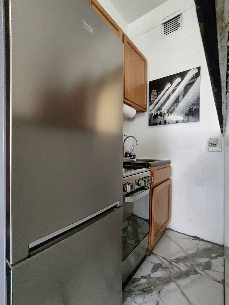 550 West 161st Street - Photo 7