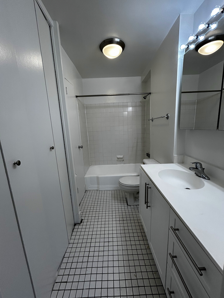 236 East 36th Street - Photo 5