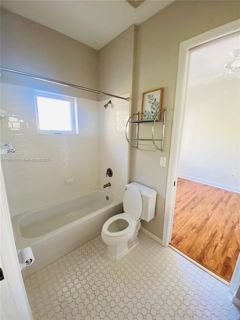 348 Sw 13th Ter - Photo 10