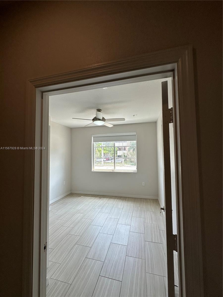 805 Se 3rd Ave - Photo 18