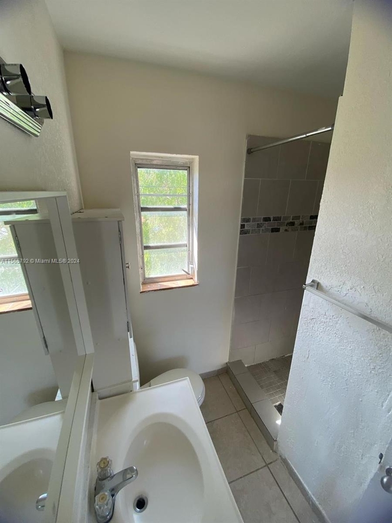 1244 Sw 13th Ct - Photo 3