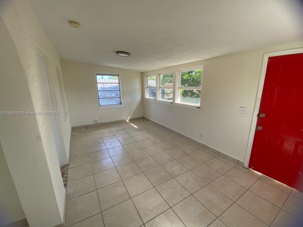 1244 Sw 13th Ct - Photo 1