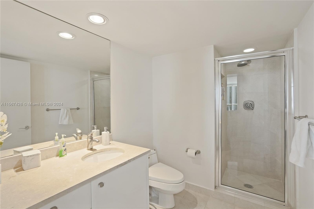 16500 Collins Ave - Photo 23