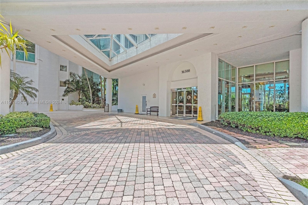 16500 Collins Ave - Photo 2