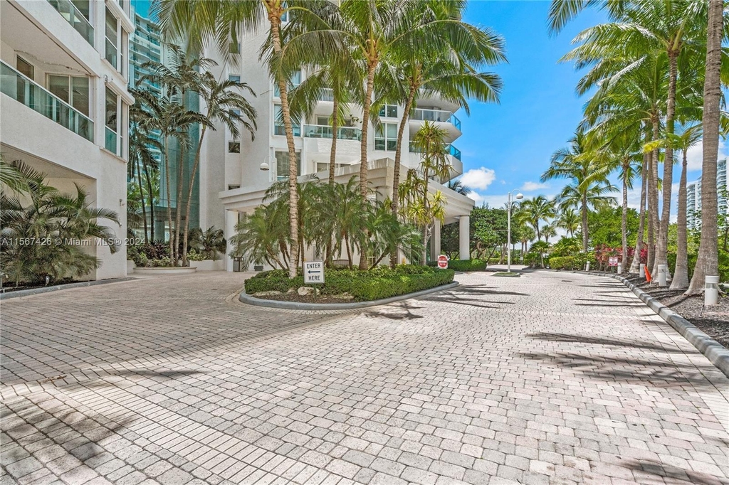 16500 Collins Ave - Photo 3