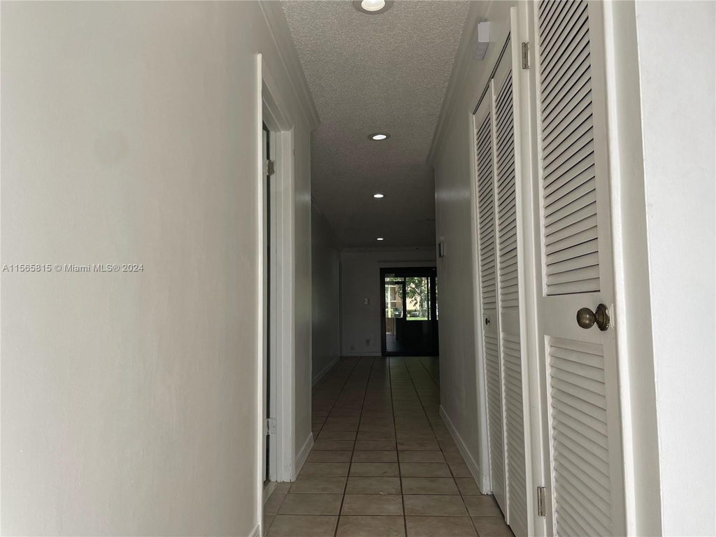 2950 Nw 106th Ave - Photo 3