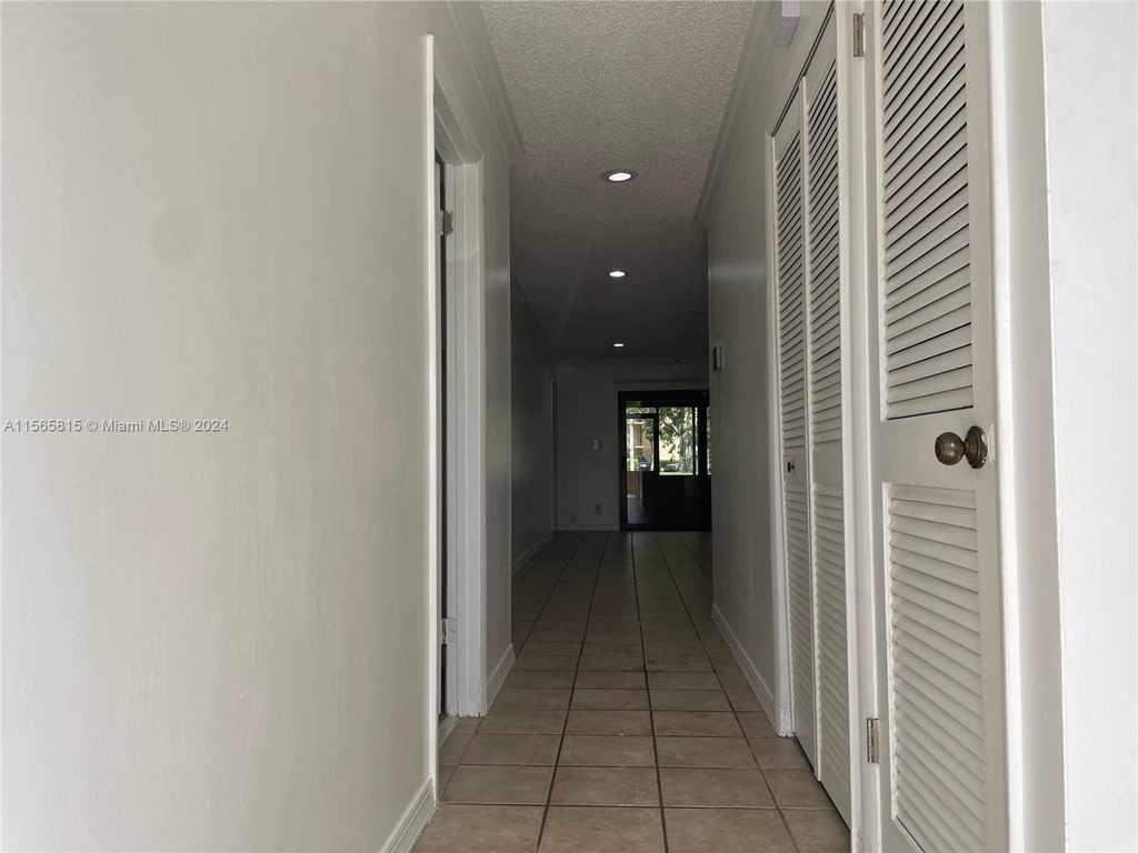 2950 Nw 106th Ave - Photo 2