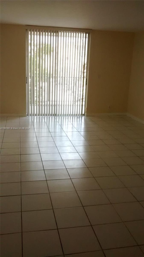 2903 N Miami Beach Blvd - Photo 3