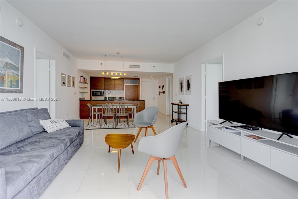 475 Brickell Ave - Photo 3